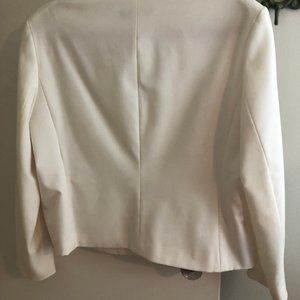 Ellen Tracy Jackets & Coats - White Ellen Tracy with gold zipper pockets size 14 Ellen Tracy Jackets & Coats - White Ellen Tracy with gold zipper pockets size 14